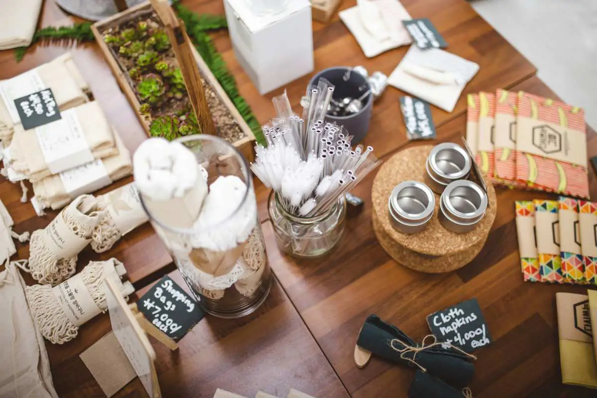 Locally made toiletries such as resuable pots, soap bars and more. Photo by Anna Oliinyk from Unsplash
